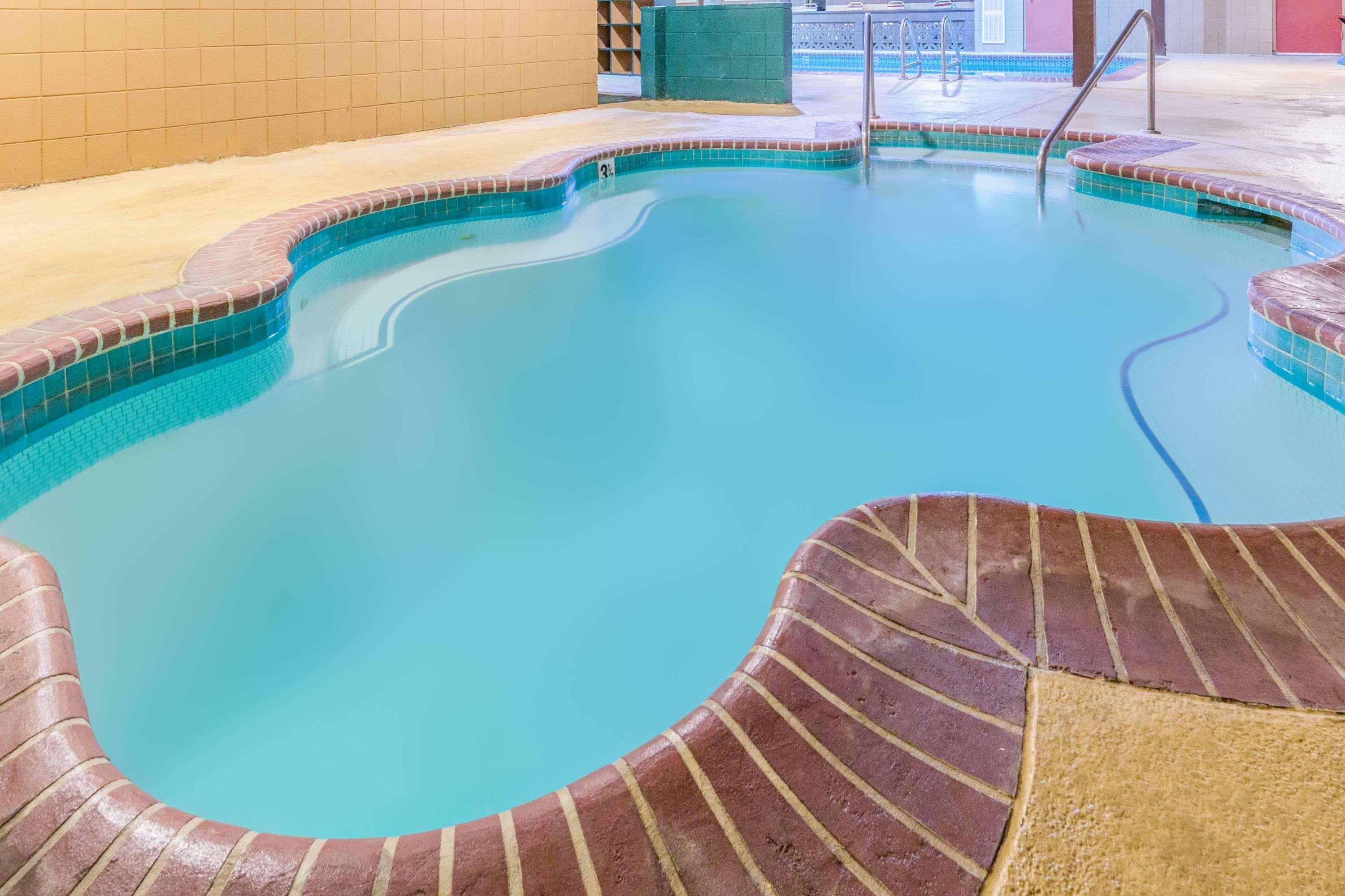 Days Inn By Wyndham Black Bear Salem Dış mekan fotoğraf