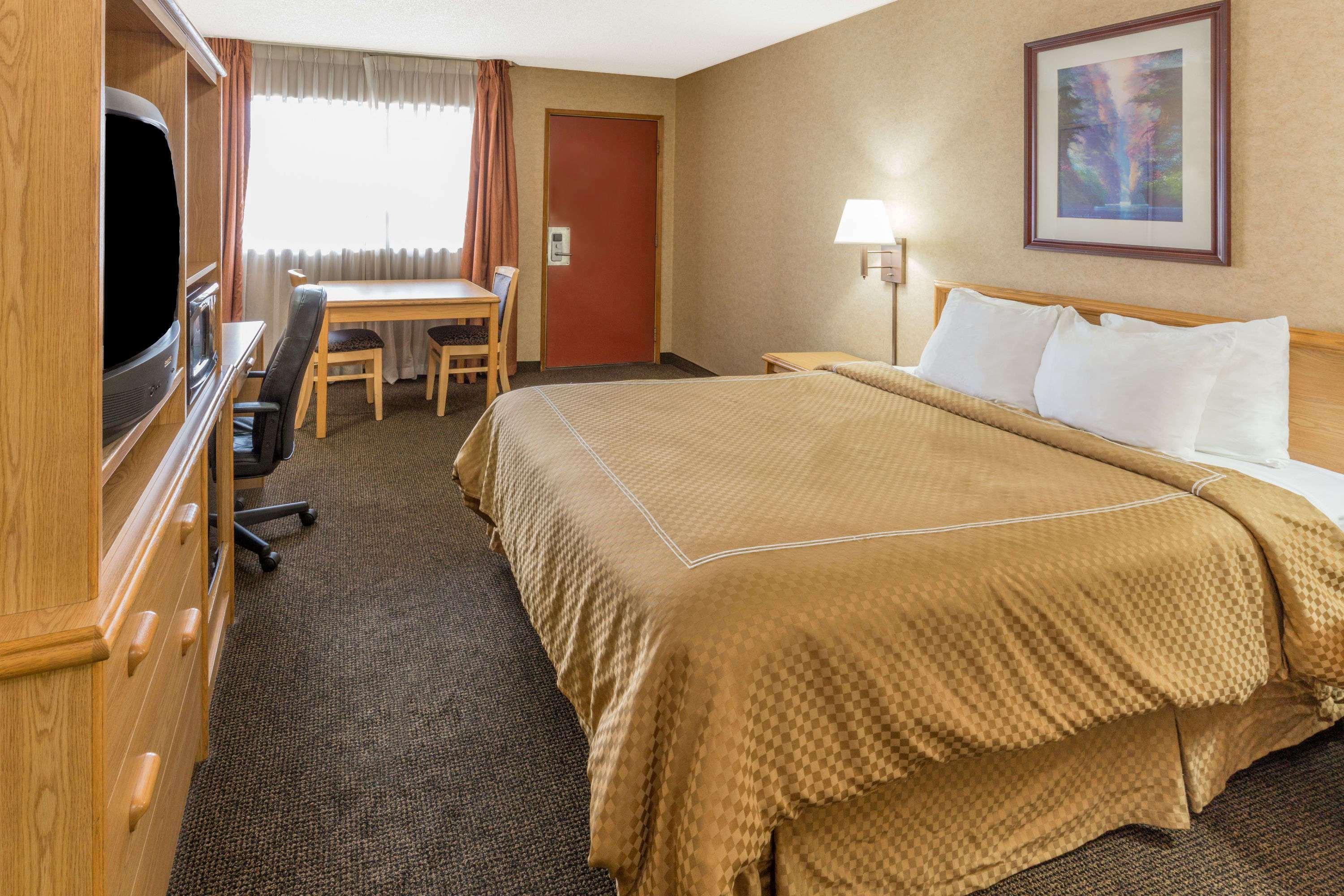 Days Inn By Wyndham Black Bear Salem Dış mekan fotoğraf