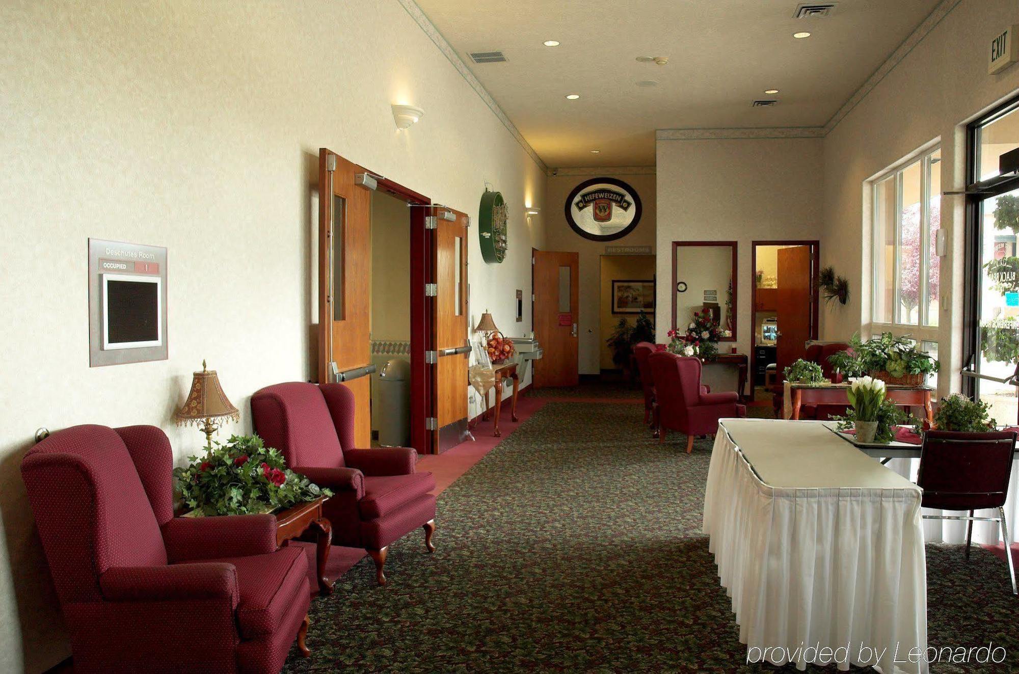 Days Inn By Wyndham Black Bear Salem İç mekan fotoğraf